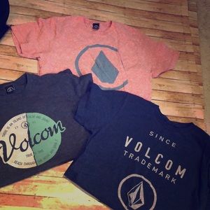 Volcom size small gender neutral fit basic T’s